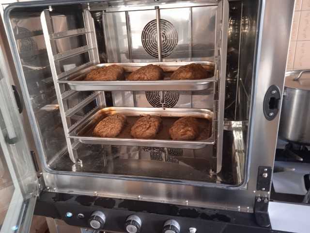 Piec konwekcyjno - parowy Unox