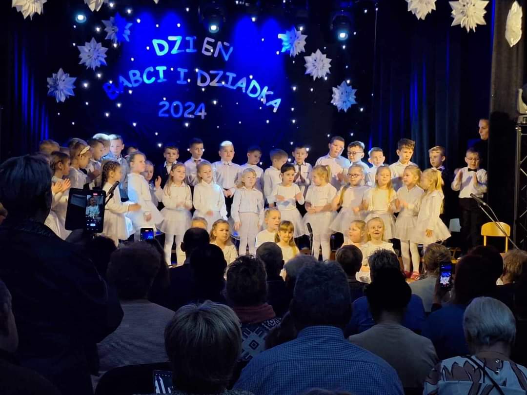 DZIEŃ BABCI I DZIADKA U MOTYLKÓW I KOTKÓW