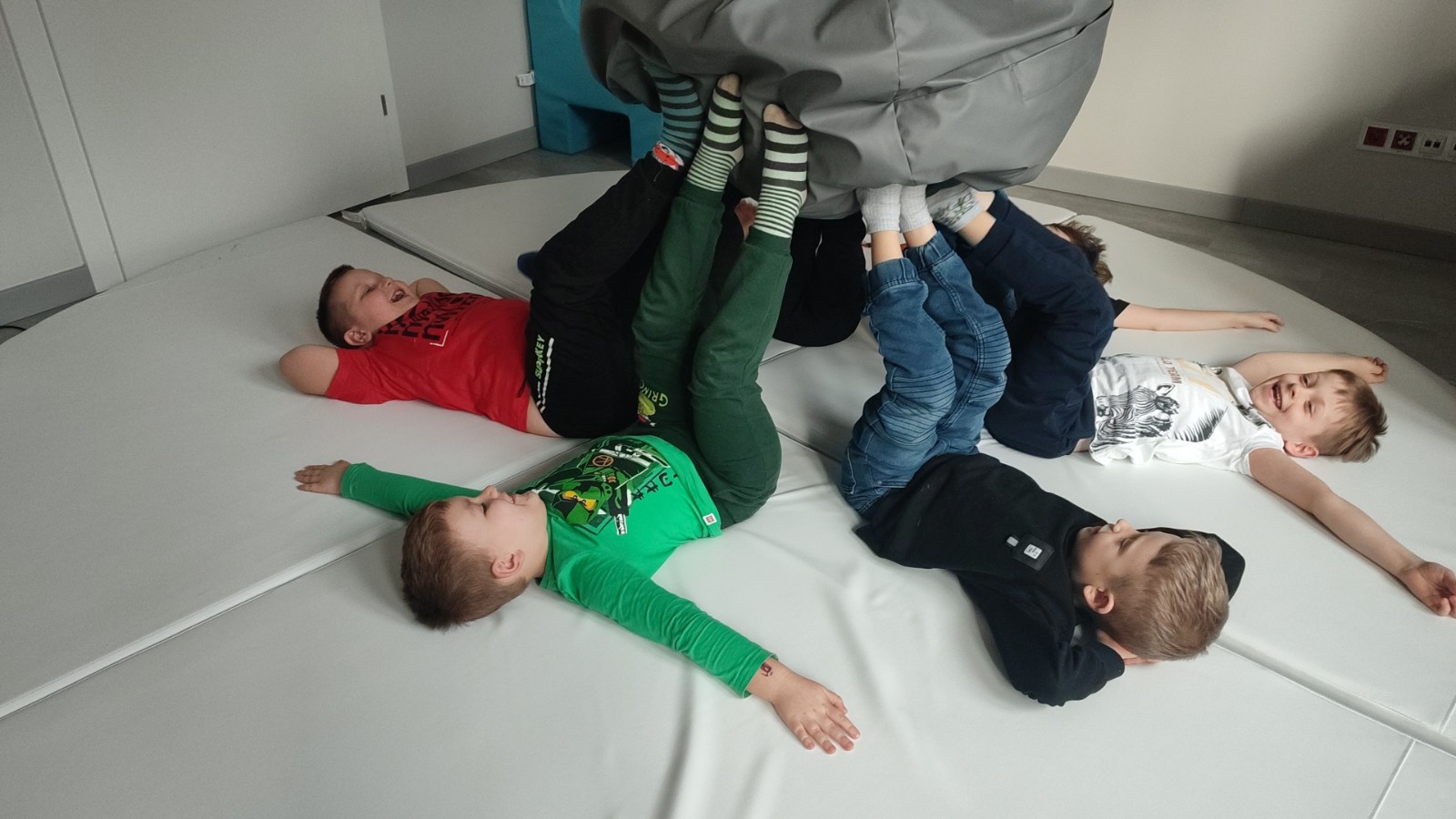 Zajęcia wspierające rozwój kompetencji emocjonalno-społecznych - "Jesteś wyjątkowy, a nie idealny" i "Ciało to twój przyjaciel"