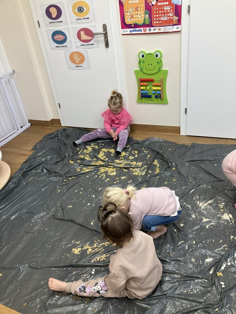 Zabawy sensoryczne bardzo lubimy